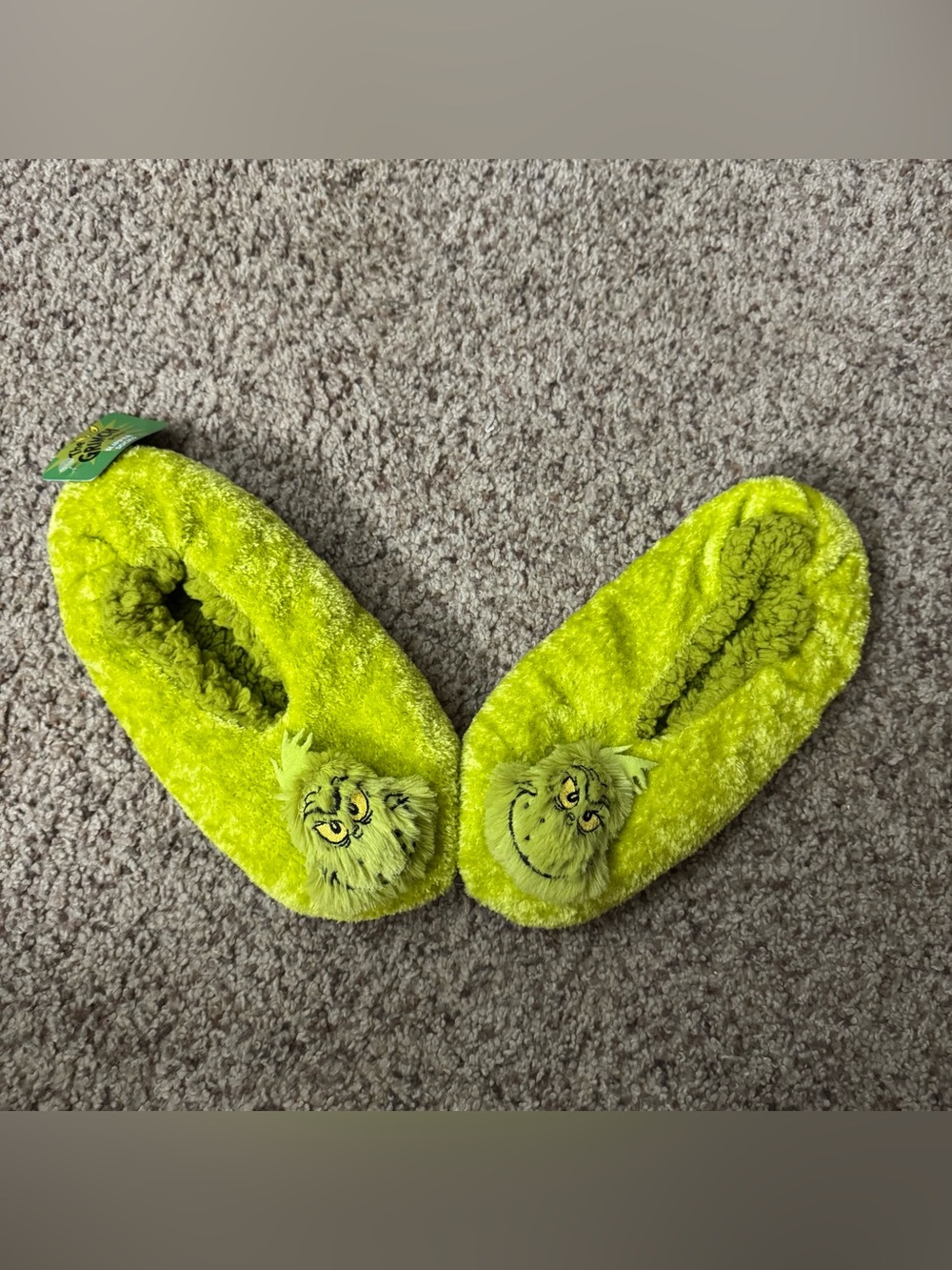 Bioworld Women's Plush Grinch Slip-On Slippers - Neon Green